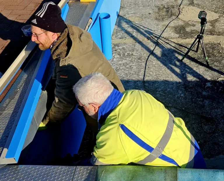 Bäderverein Kevelaer. Ehrenamtler bei der Arbeit im Freibad